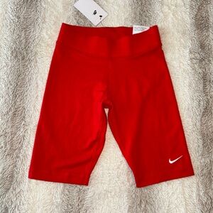 Nike Women’s Sportswear Essential Bike Shorts